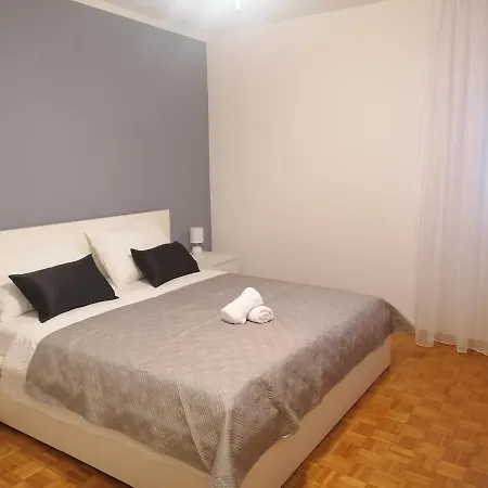 Karla Apartment *